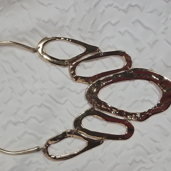 GOLDTONE NECKLACE / BIG ASYMMETRICAL DESIGN 16" - Picture 8 of 8